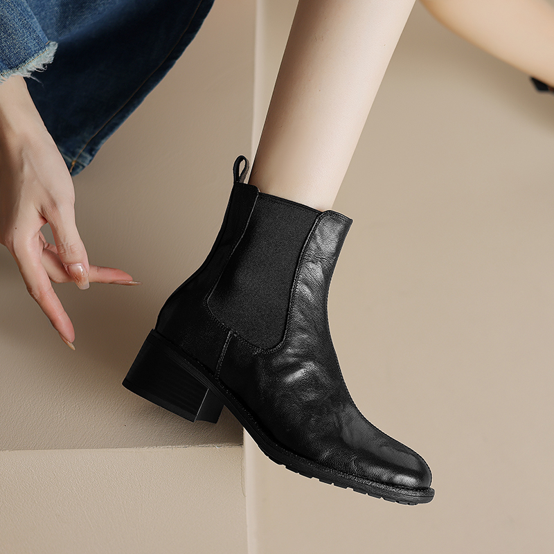 Cow Skin Vintage Thick Heels M - Vintage Fashion Rome ulasan dan harga