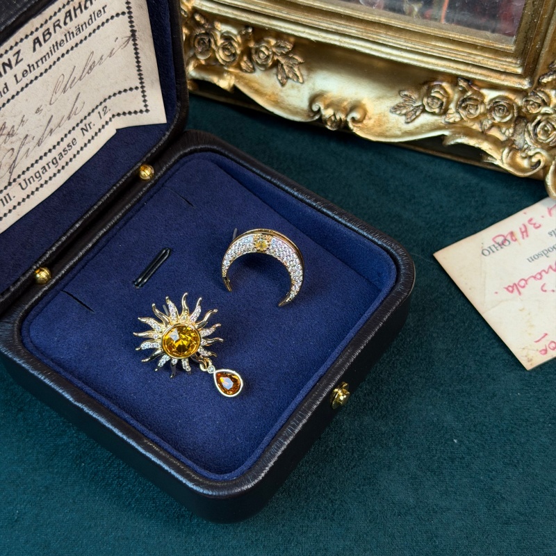 Vintage Yellow Crystal Sun Moo - Vintage Fashion Jewelry Brands ulasan dan harga