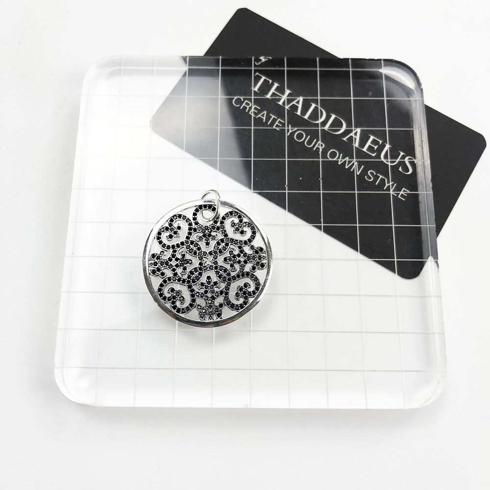 Pendant Arabesque Disc Ornamen - Vintage Fashion Jewelry Brands ulasan dan harga